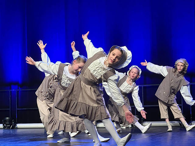 Weihnachtsrevue im Volksbad Jena