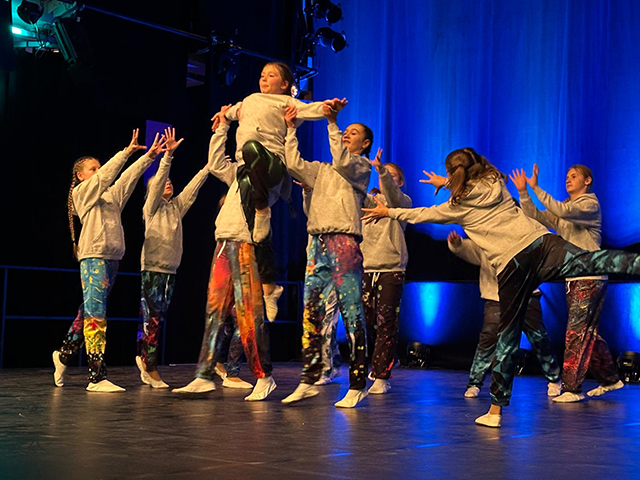 Winterzauber Revue im Volkbad Jena